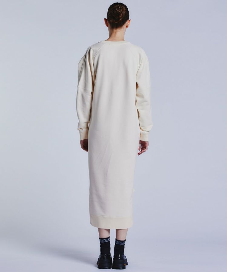 ESSENTIAL / カットアウト裏毛ワンピース ESSENTIAL Night STORE