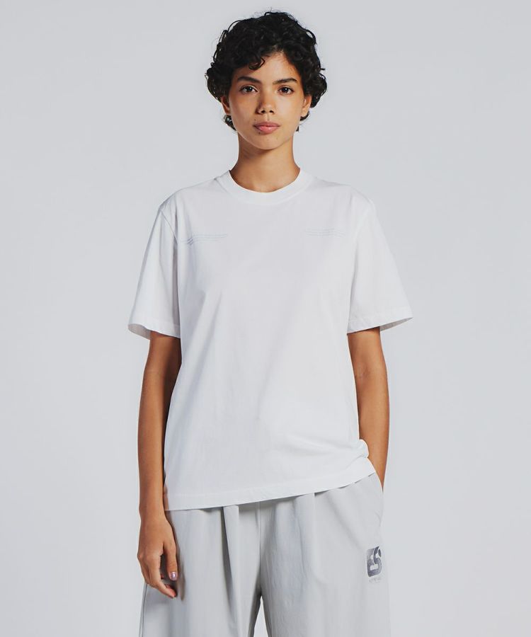 2024 お歳暮【公式】 - 人気ブランド ESSENTIAL / バックロゴプリントTシャツ ESSENTIAL Night STORE トップス