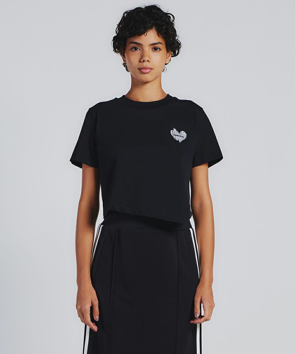 ESSENTIAL / ハート刺繍ショートTシャツ ESSENTIAL Night STORE 