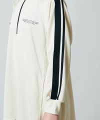 【未使用タグ付き】ESSENTIAL ワンピース　ジャージ　サイドライン ESSENTIAL / ハーフジップサイドラインワンピース ESSENTIAL