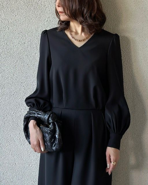 AKKO×Sov. / Vネックタックヘムブラウス（WEB限定） TOPS Night