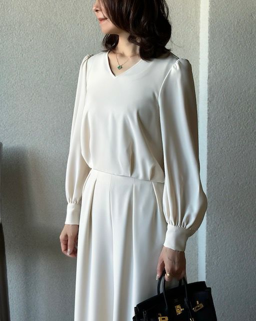 AKKO×Sov. / Vネックタックヘムブラウス（WEB限定） TOPS Night