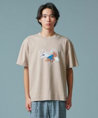 ベージュ