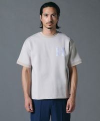 ベージュ