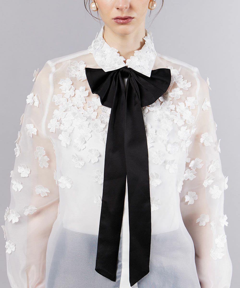 Sov. / オーガンジーフラワーボウタイシャツ TOPS Night STORE  