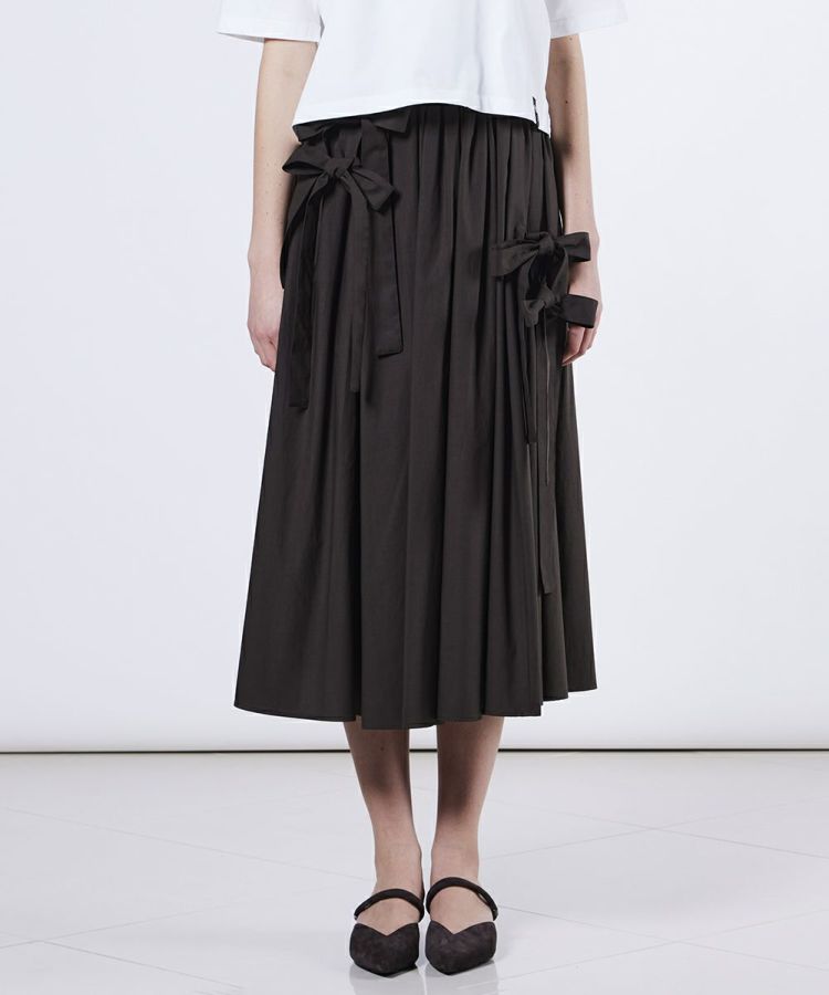 ダークブラウン