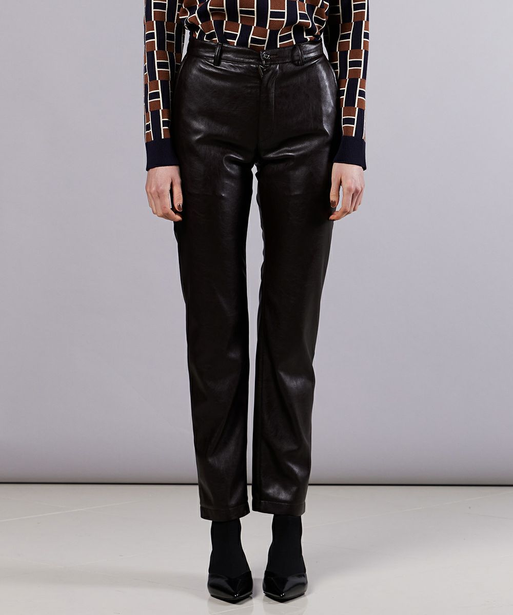 ダークブラウン