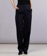 ダークネイビー