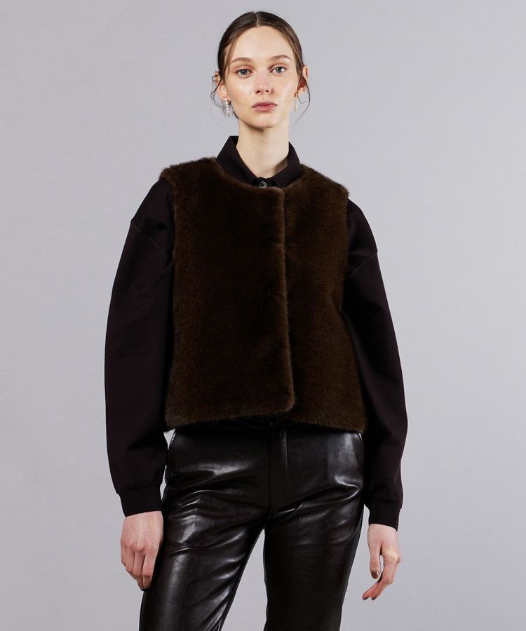 ダークブラウン