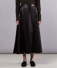 ダークブラウン