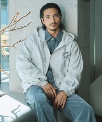 シルバーグレー