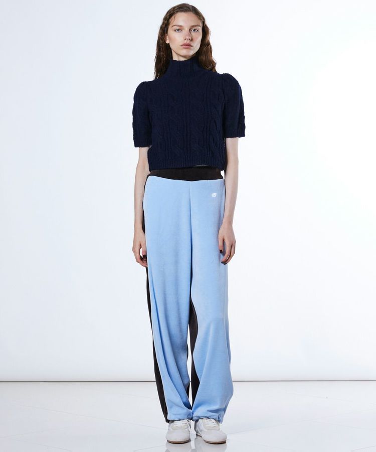 ESSENTIAL / 片畦ケーブルショートニット TOPS Night STORE