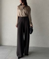 ダークブラウン