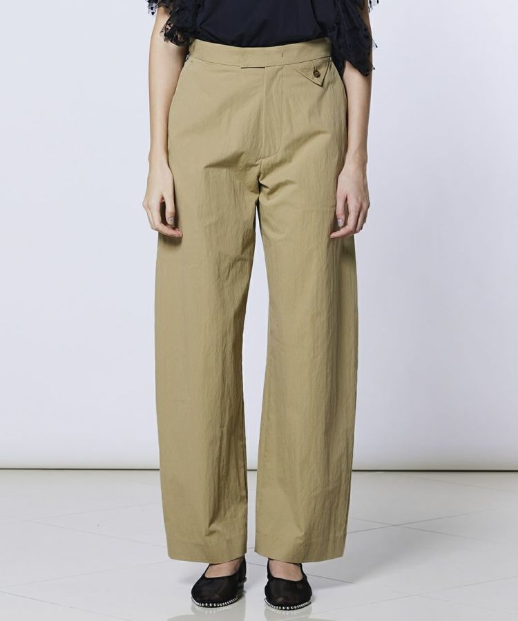 サンドベージュ