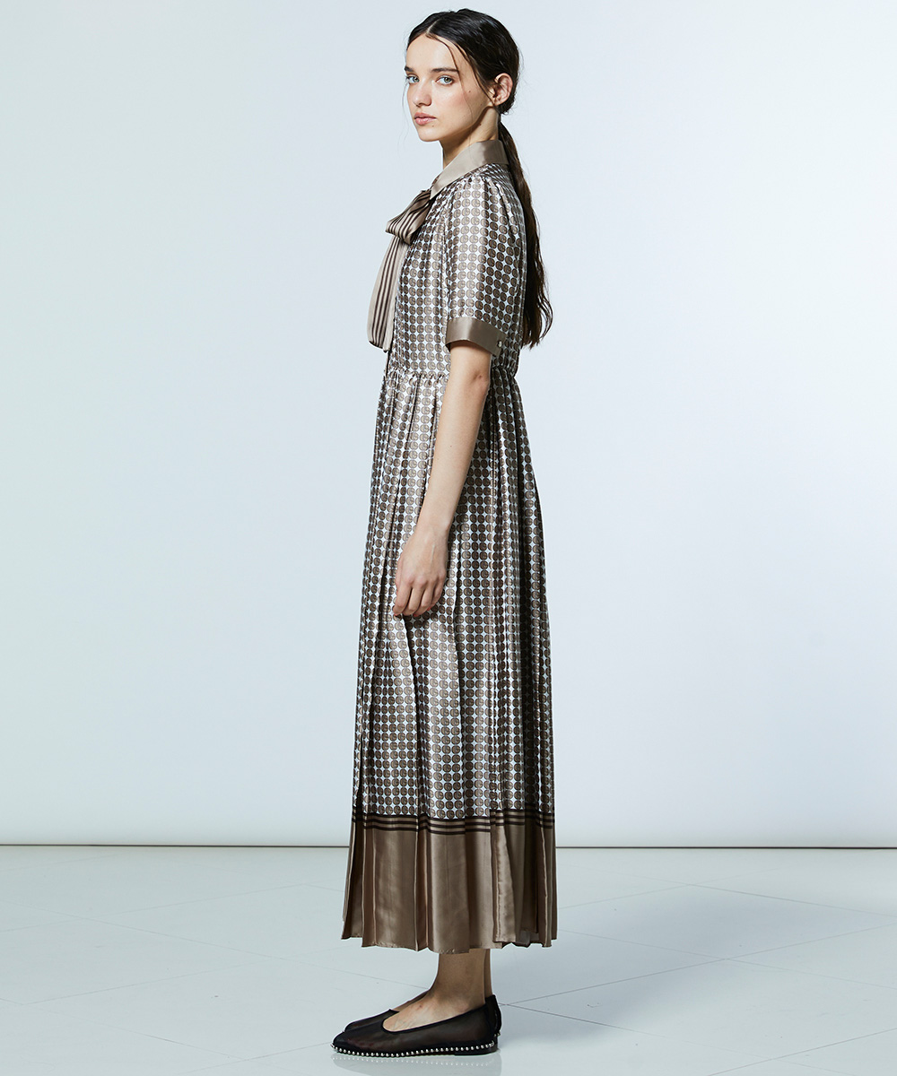 DSC / サテンプリーツボウタイワンピース(予約) DRESS Night STORE