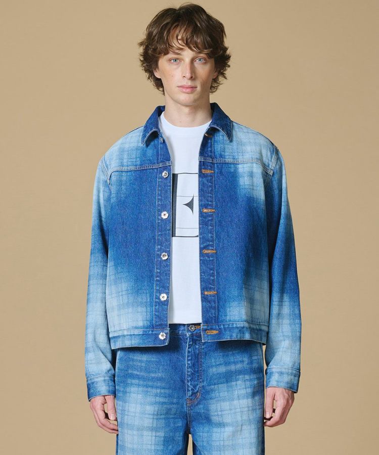 定価12万 22AW最新作・美品 フロントロゴ ペイント デニムジャケット48 定価12万 22AW最新作・美品 フロントロゴ ペイント デニムジャケット48